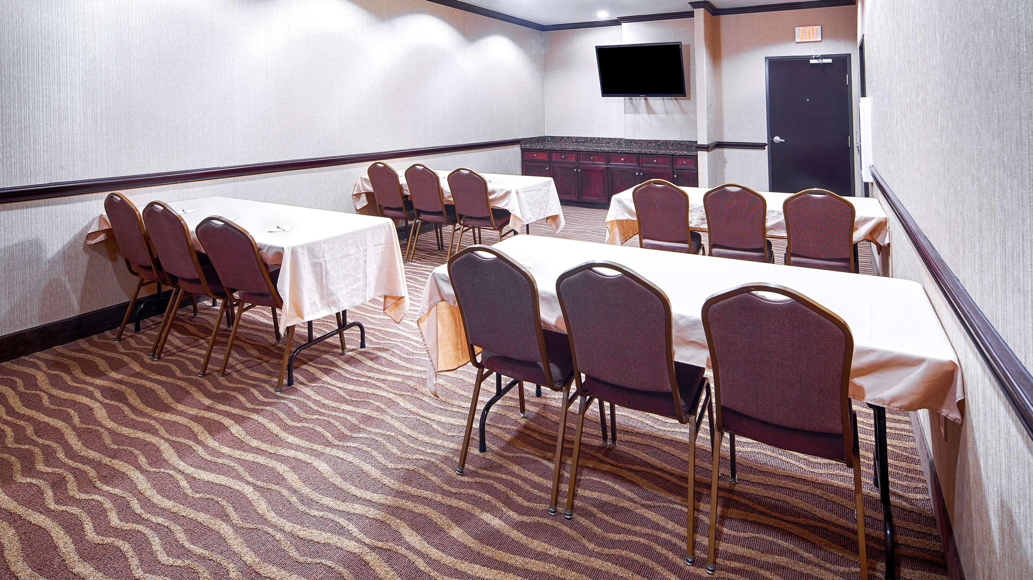 Best Western Plus Royal Mountain Inn & Suites Athens Εξωτερικό φωτογραφία